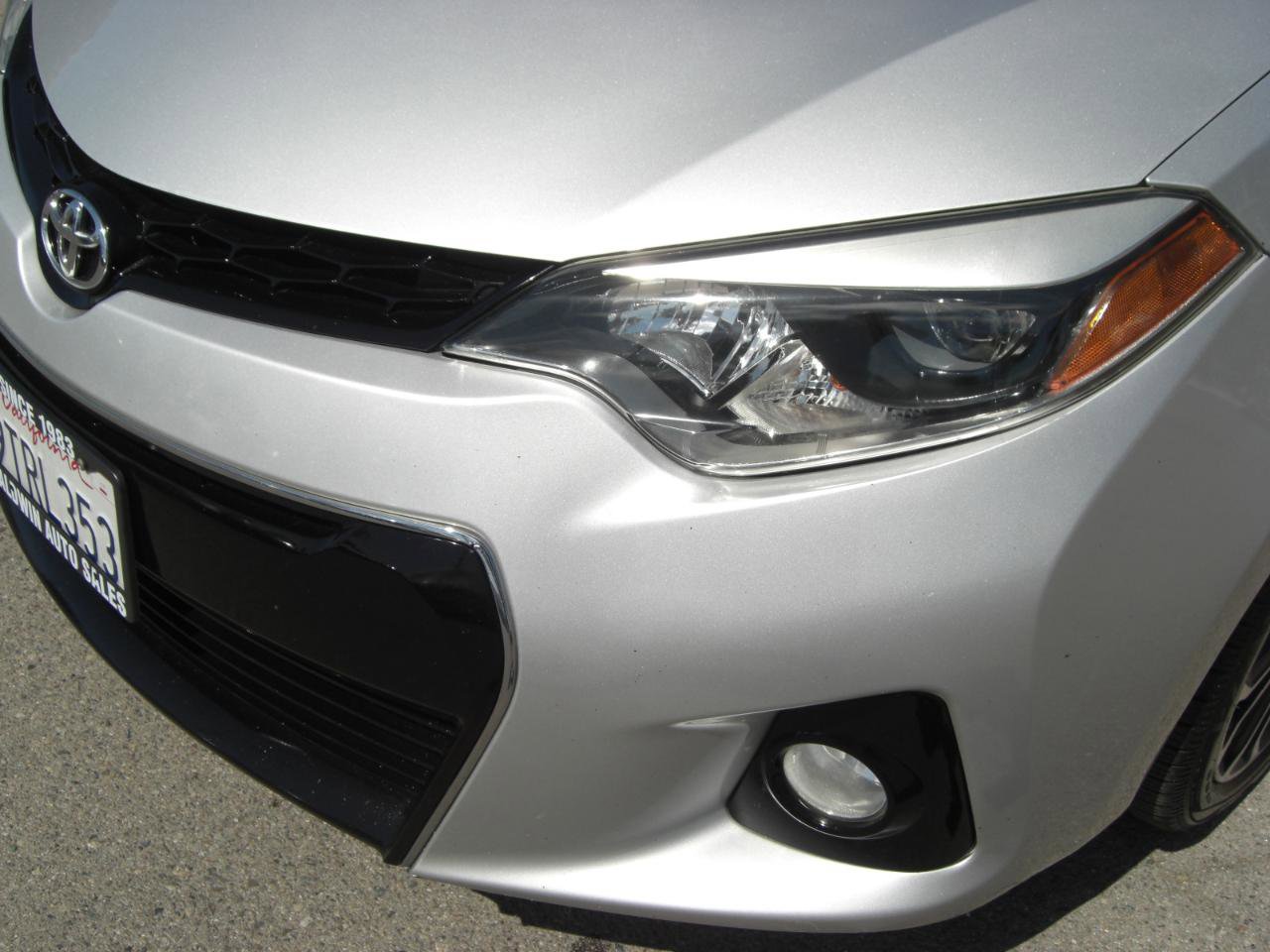 Used 2015 Toyota Corolla S FWD image 18