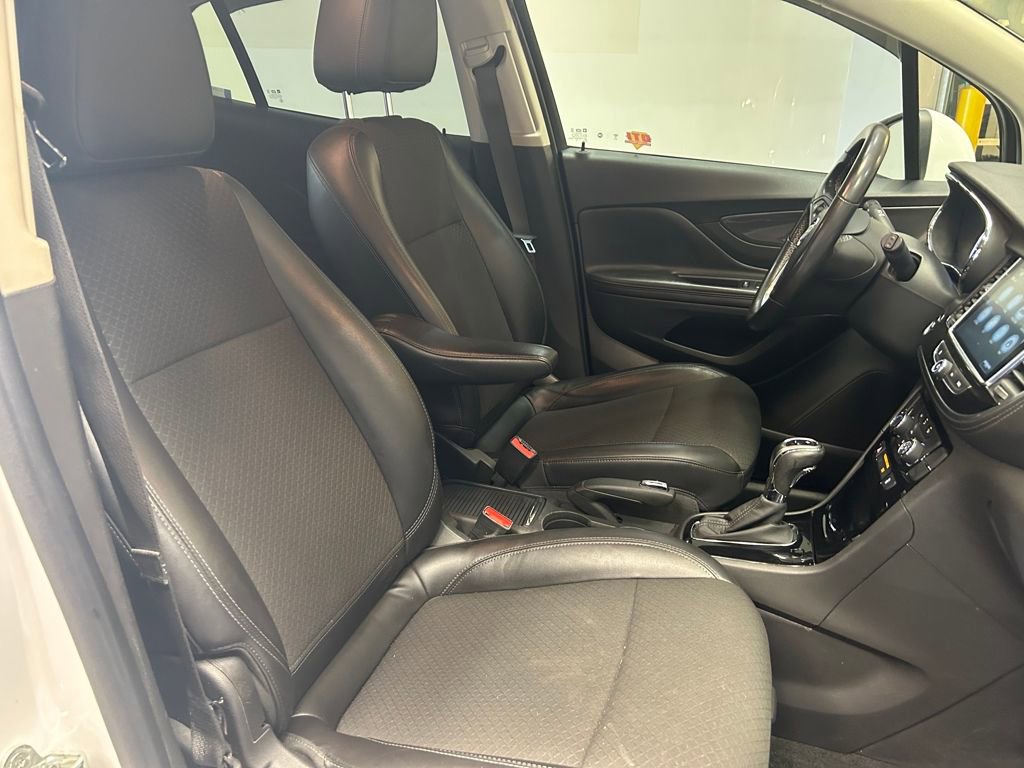 Used 2020 Buick Encore Preferred image 22