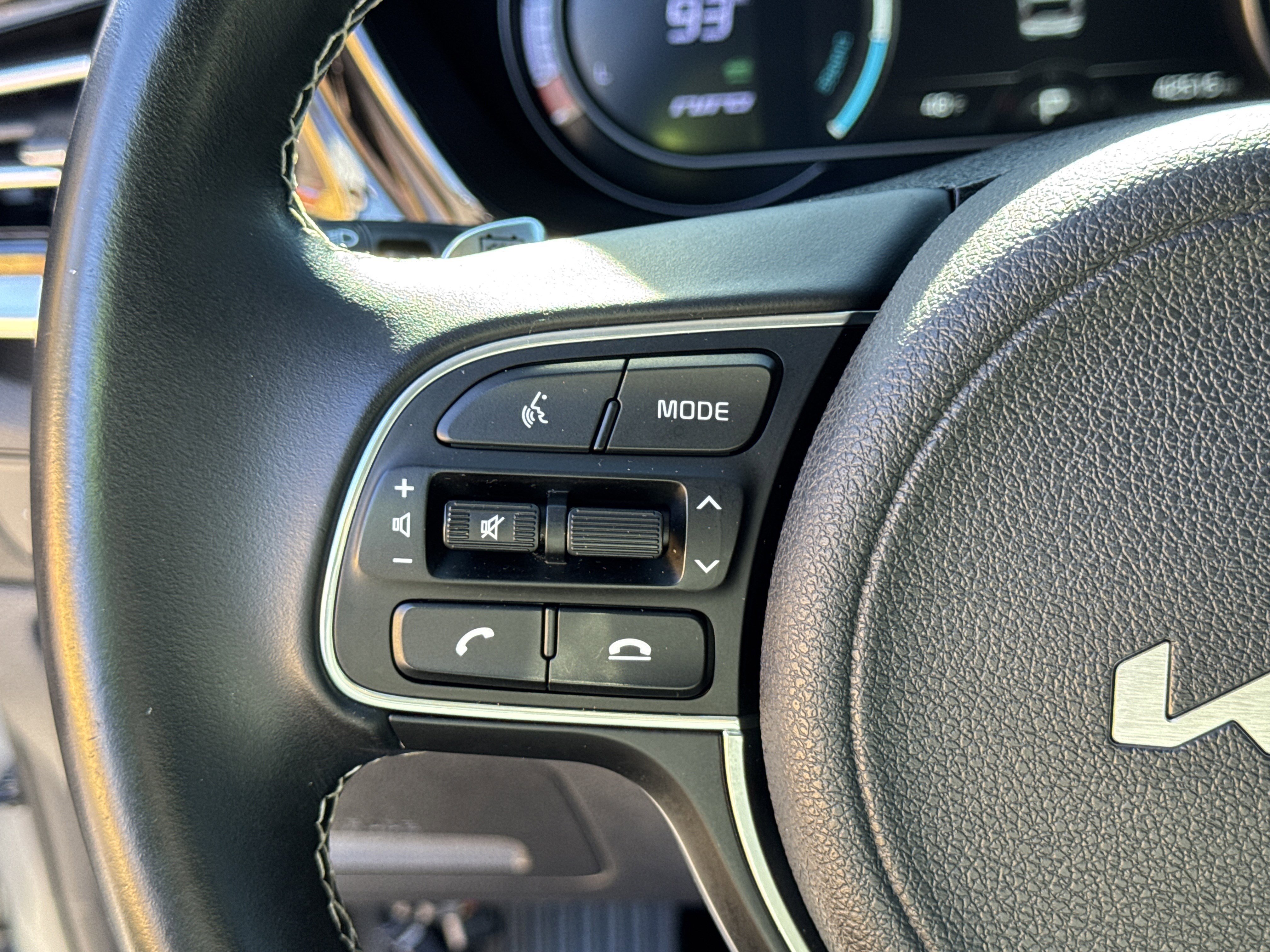 Used 2022 Kia Niro EX image 25