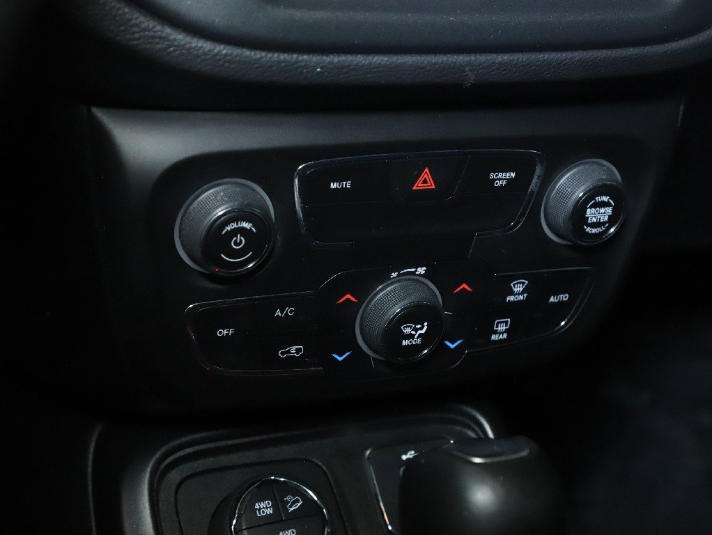 Used 2020 Jeep Compass Trailhawk image 26