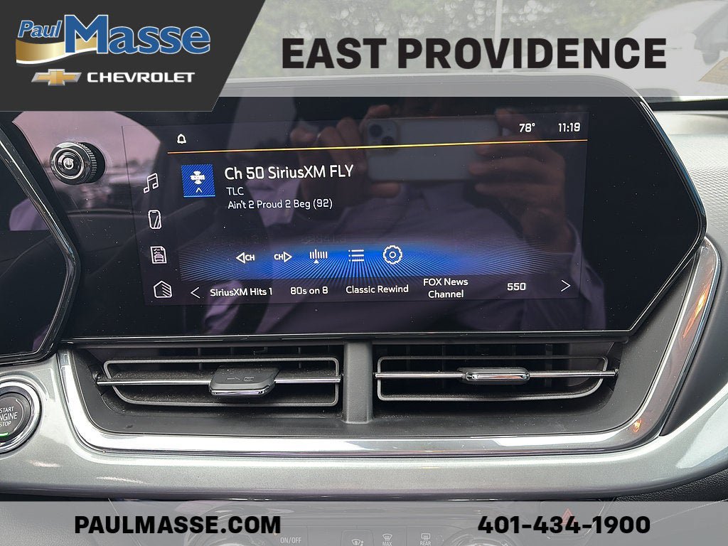 Certified 2024 Chevrolet Trax LT w/ LT Convenience Package FWD image 11