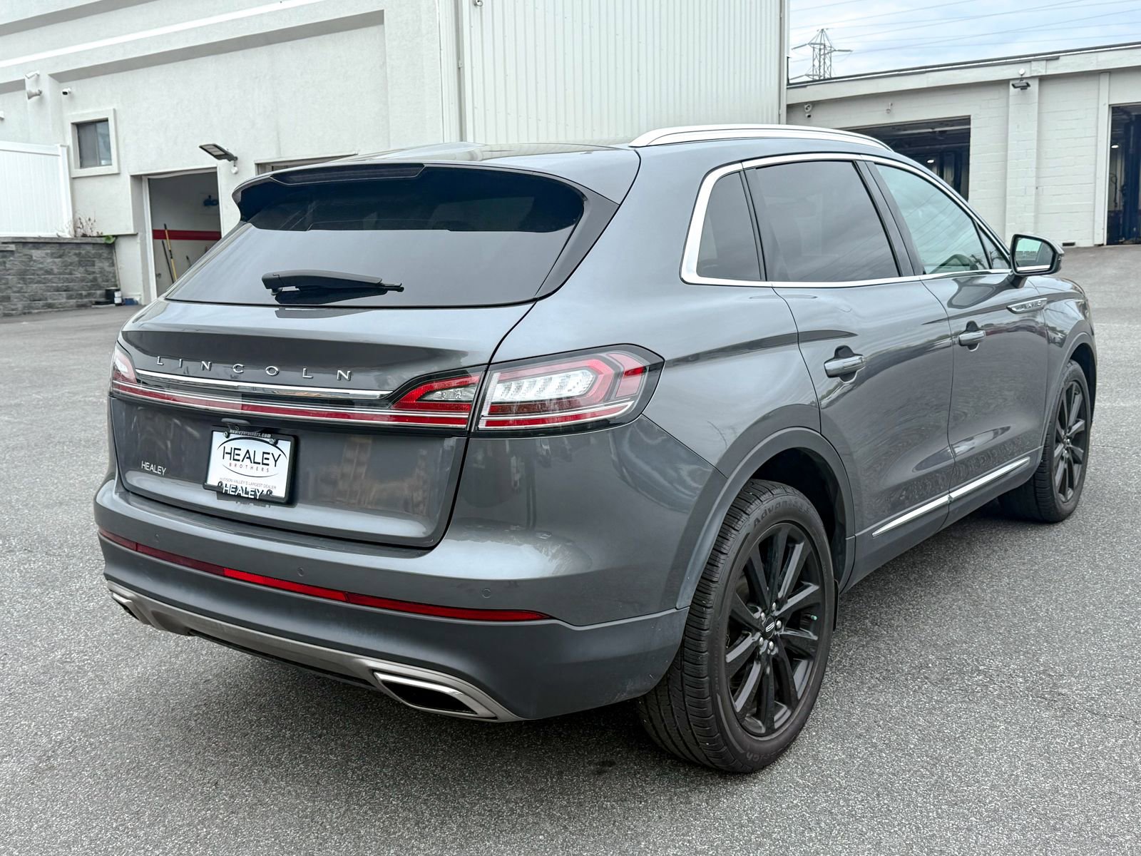 Used 2023 Lincoln Nautilus Reserve w/ Monochromatic Package AWD/4WD image 7