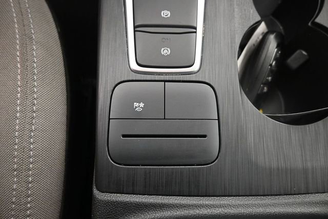 Used 2022 Ford Escape SE w/ SE Sport Appearance Package FWD image 16