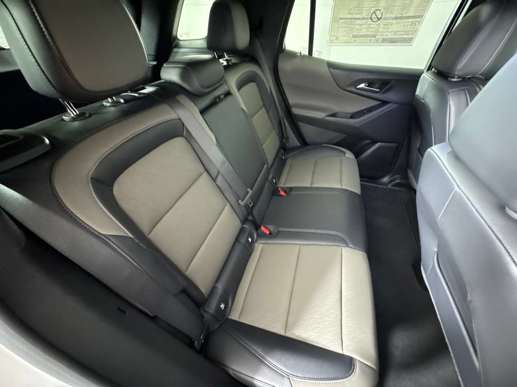 New 2026 Chevrolet Equinox LT w/ Convenience Package II AWD/4WD image 32