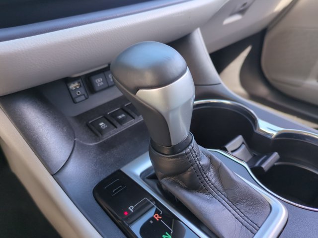 Used 2019 Toyota Highlander Plus FWD image 12