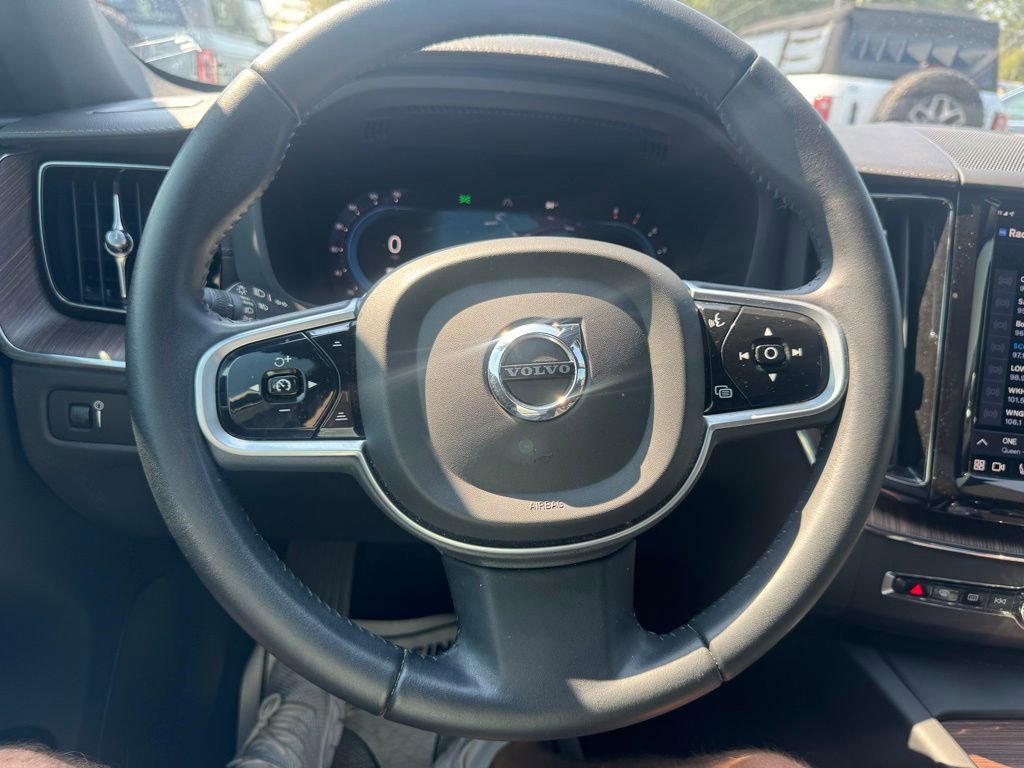 Used 2022 Volvo XC60 B6 Inscription w/ Advanced Package image 19