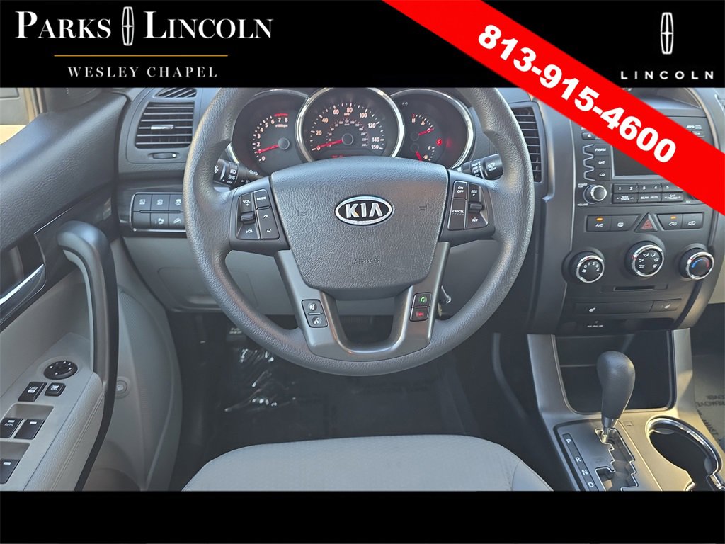 Used 2011 Kia Sorento LX w/ Convenience Pkg image 11