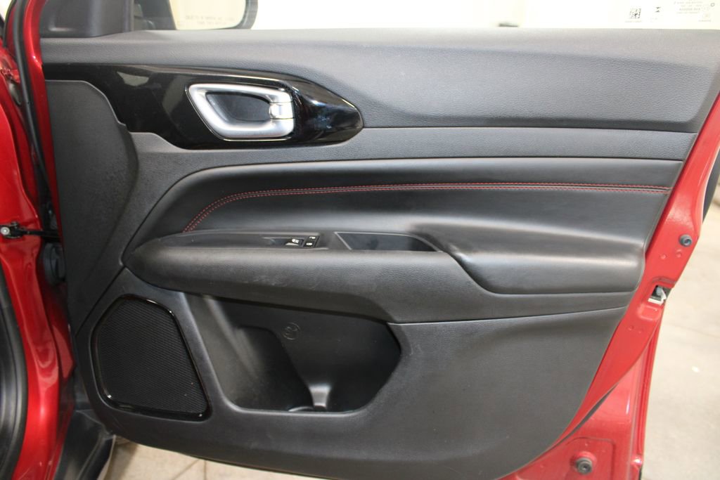 Used 2025 Jeep Compass Trailhawk AWD/4WD image 35