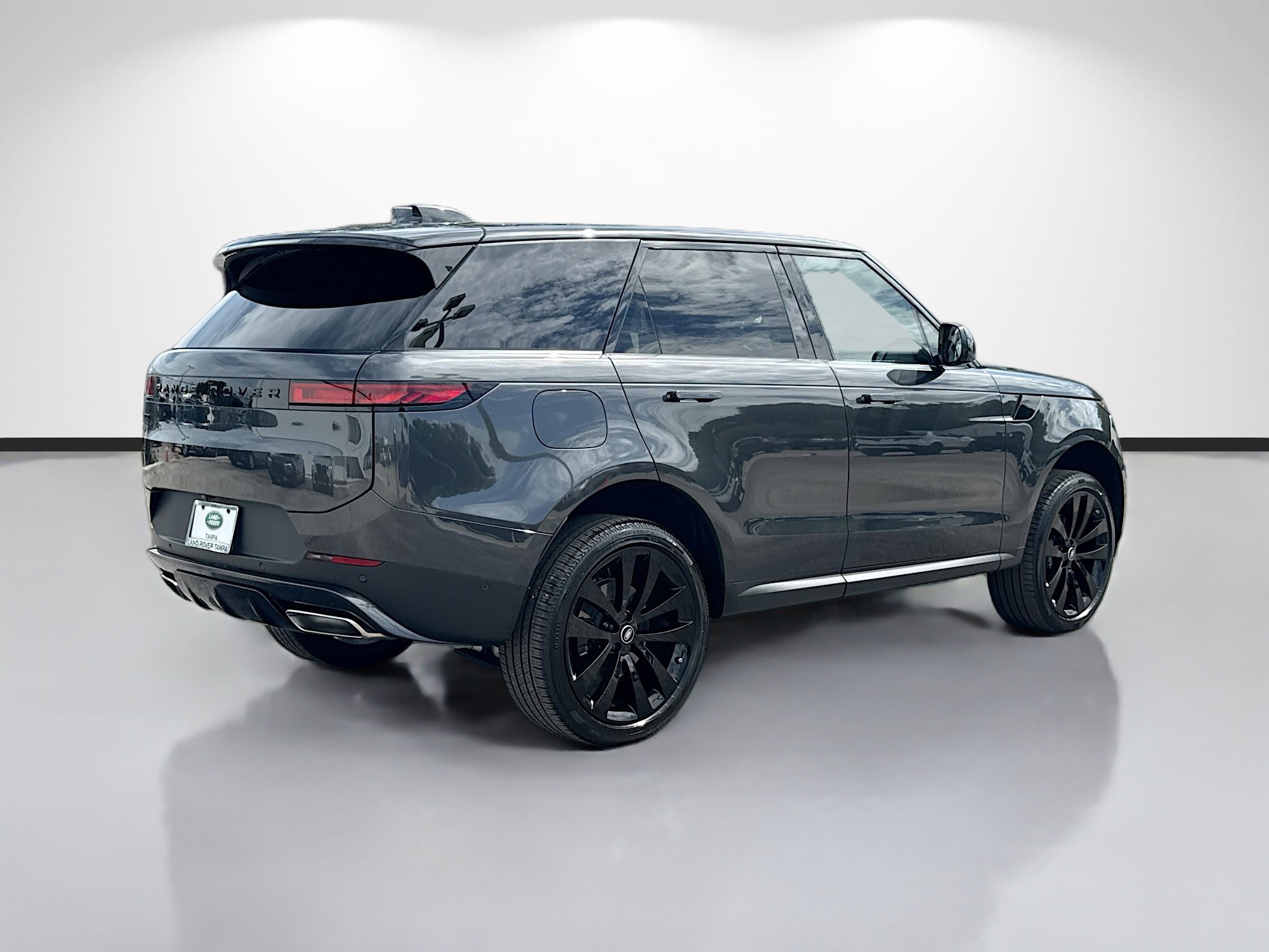 Used 2025 Land Rover Range Rover Sport SE AWD/4WD image 5
