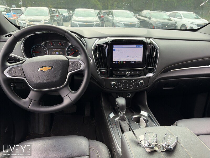 Used 2023 Chevrolet Traverse LT w/ LT Premium Package AWD/4WD image 9