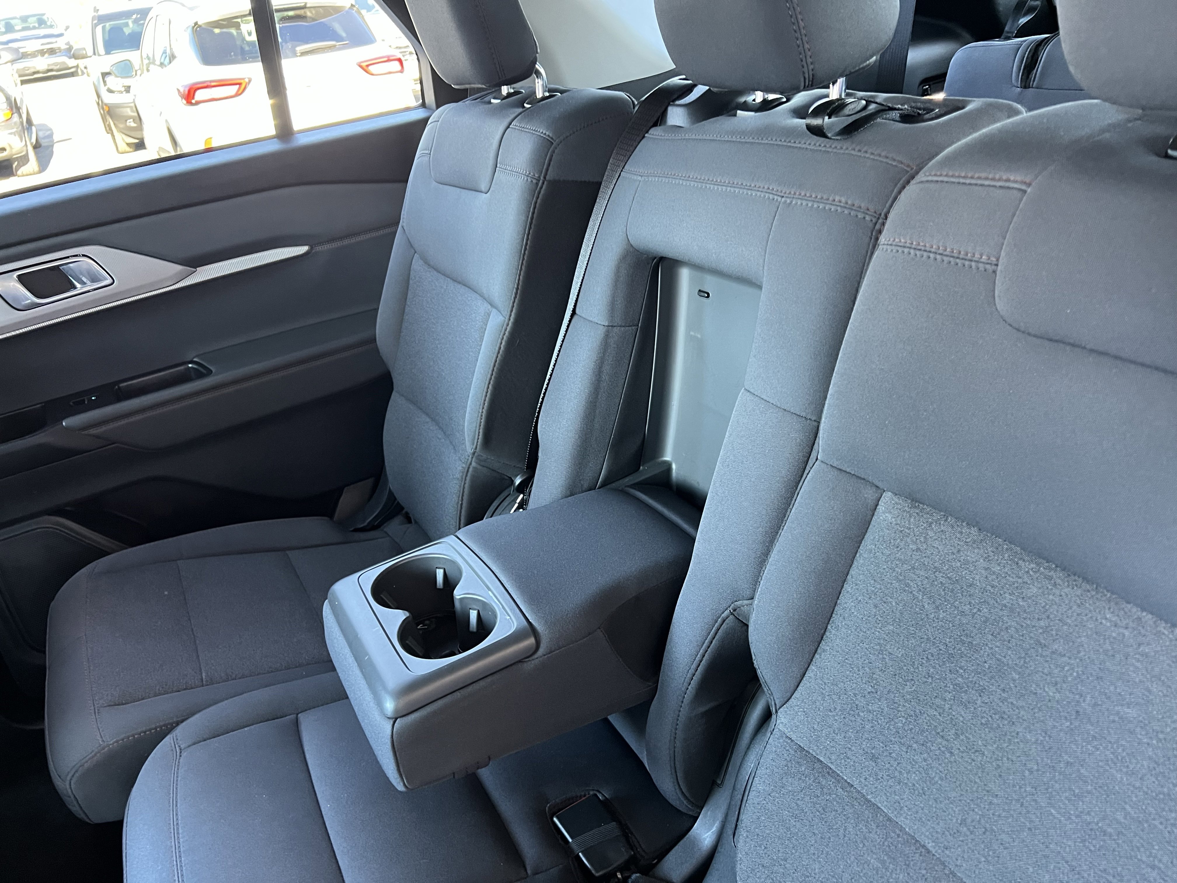 Used 2025 Ford Explorer Active AWD/4WD image 19