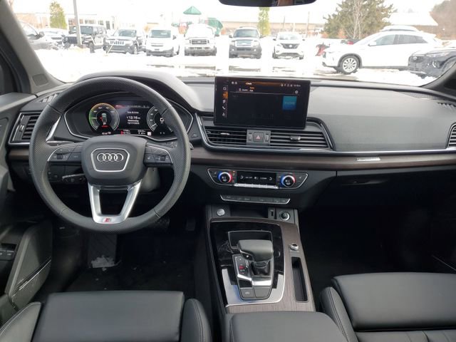 Used 2025 Audi Q5 e Premium Plus w/ Premium Plus Package image 36