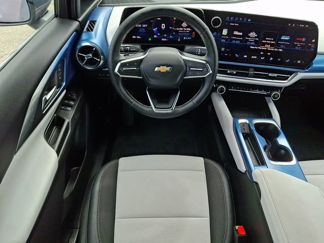 Used 2025 Chevrolet Equinox EV LT image 11