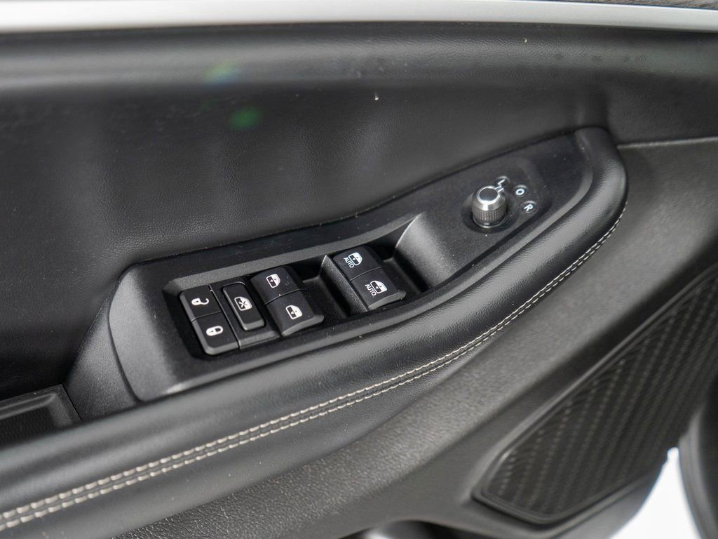 Used 2023 Jeep Grand Cherokee Limited image 23