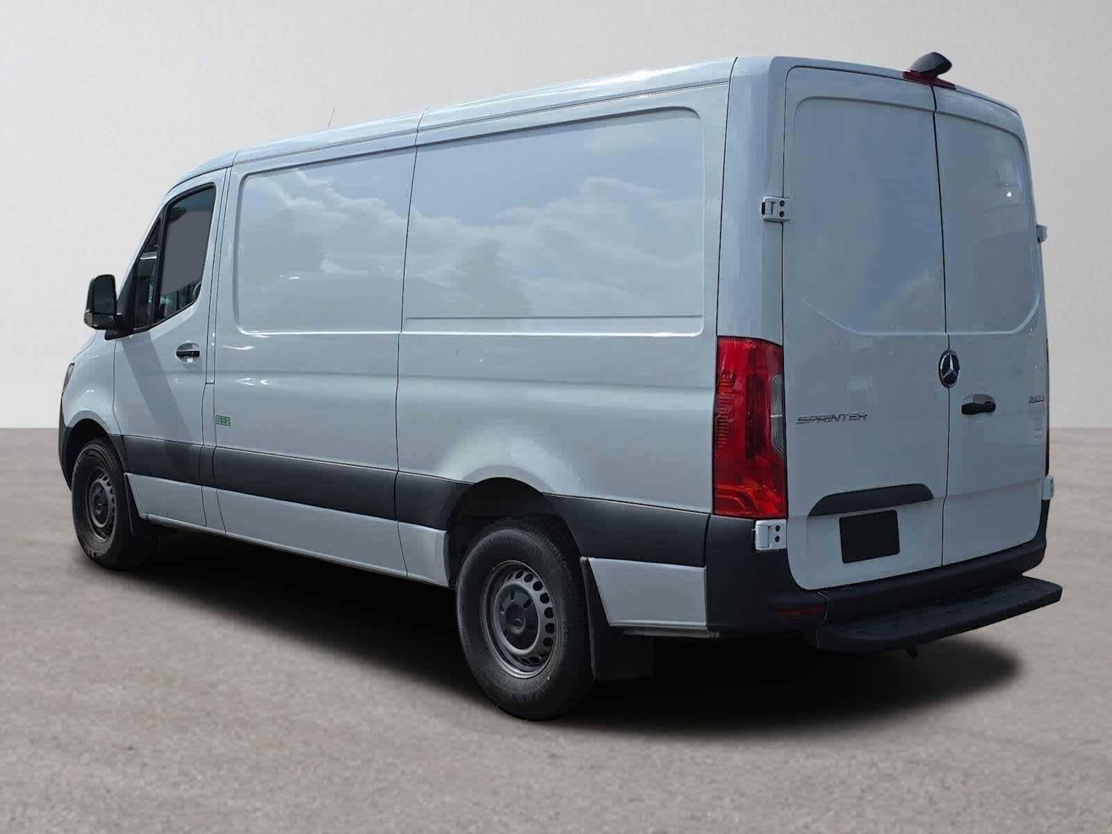 Used 2025 Mercedes-Benz Sprinter 2500 image 5