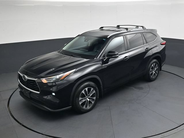 Used 2023 Toyota Highlander XLE AWD/4WD image 28