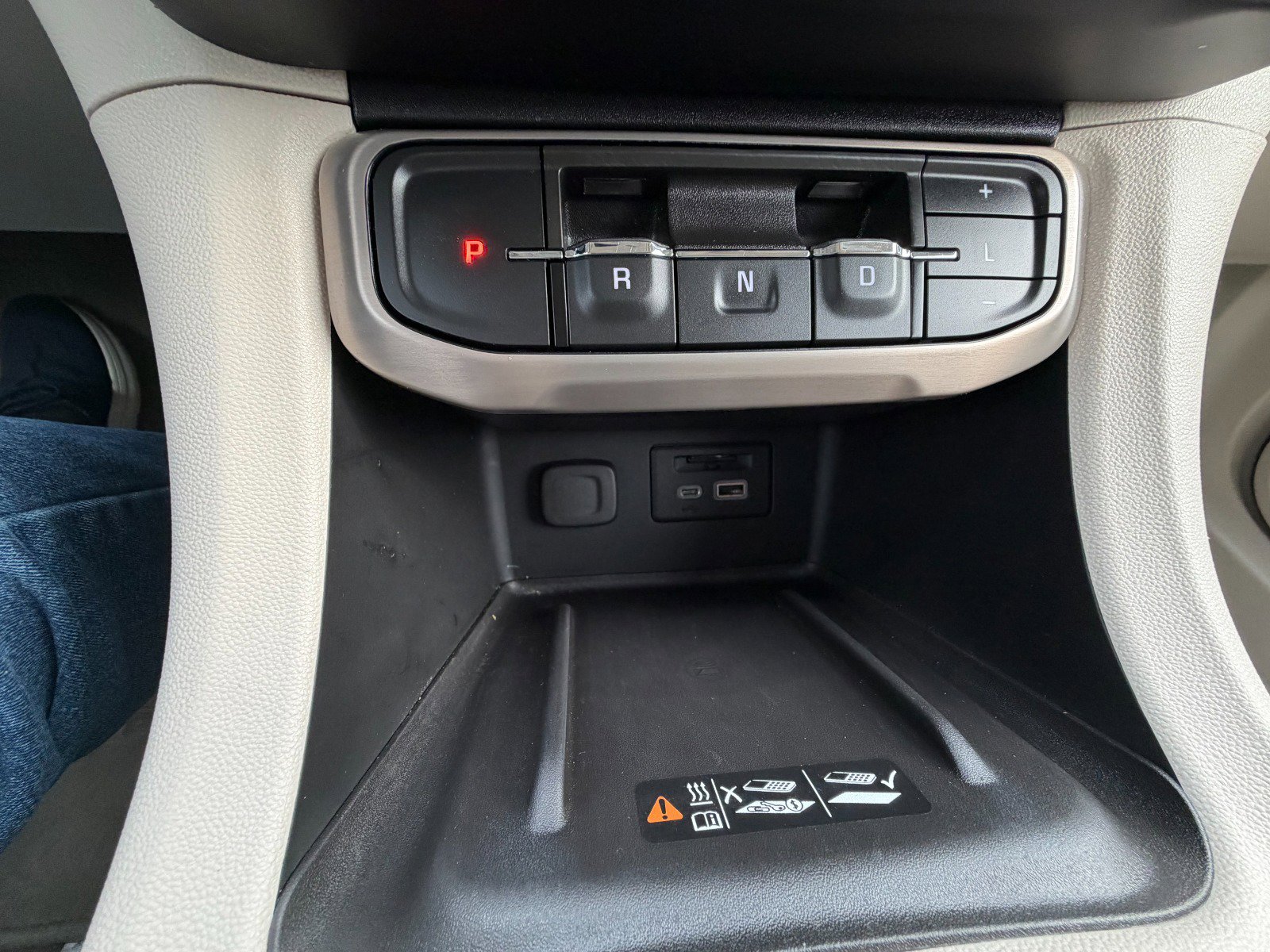 Certified 2021 GMC Acadia Denali w/ Denali Technology Package AWD/4WD image 19