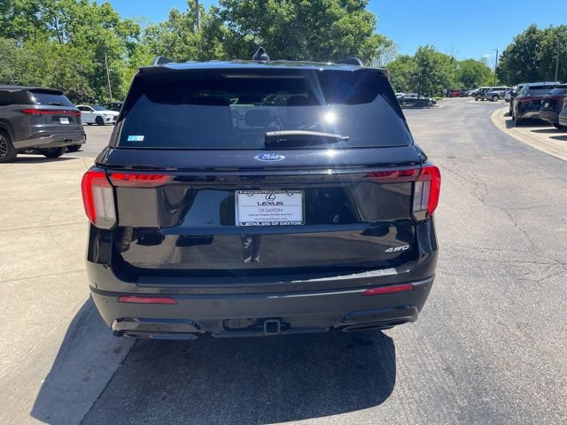 Used 2025 Ford Explorer ST-Line w/ ST-Line Street Pack AWD/4WD image 4