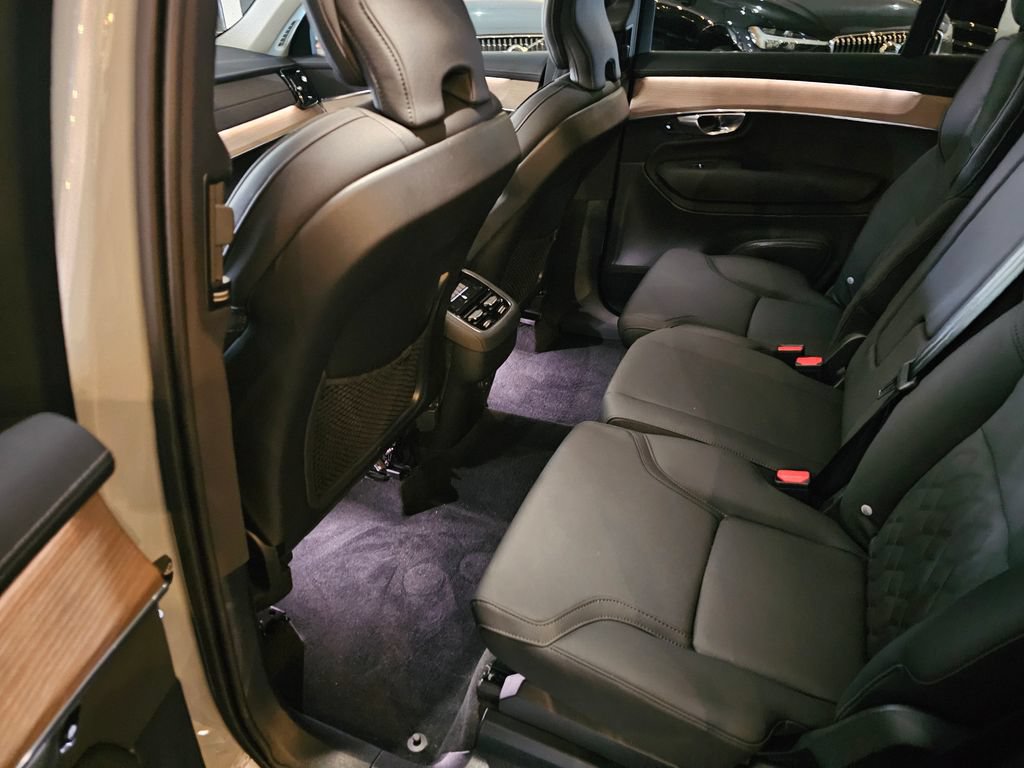 Certified 2025 Volvo XC90 B5 Core AWD/4WD image 12