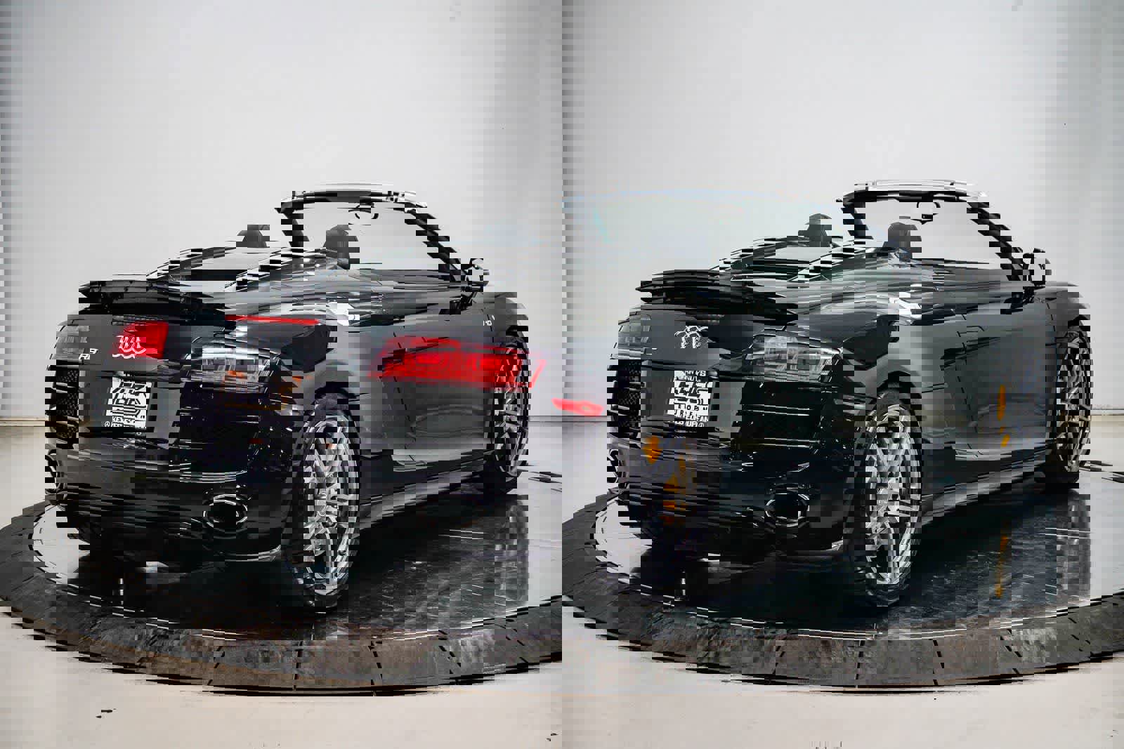 Used 2011 Audi R8 V10 image 9