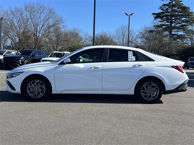 Certified 2025 Hyundai Elantra Blue image 29