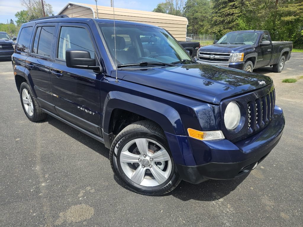 Used 2014 Jeep Patriot Latitude FWD image 3