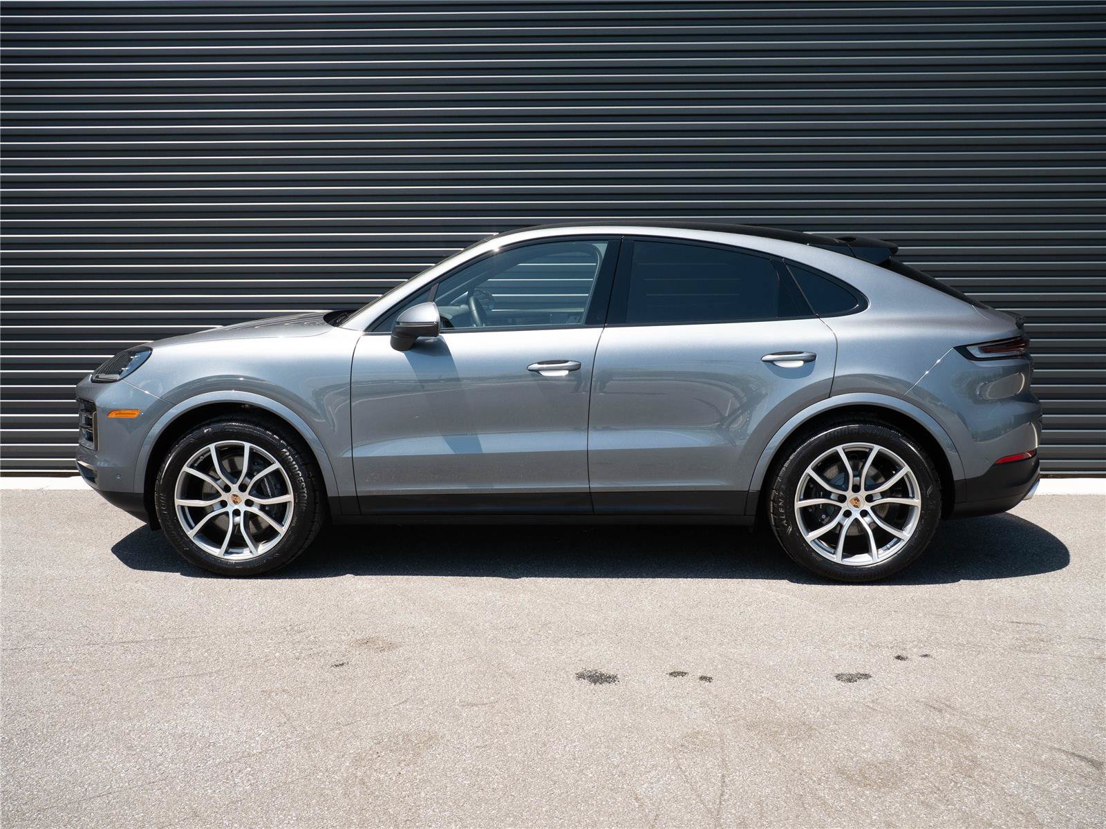 Certified 2026 Porsche Cayenne Coupe AWD/4WD image 2