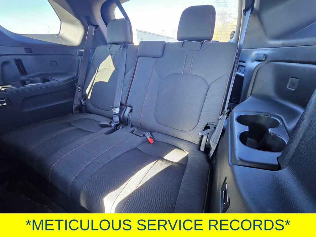 Used 2023 Honda Pilot Sport image 16