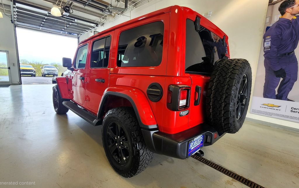 Used 2021 Jeep Wrangler Unlimited Sahara AWD/4WD image 5
