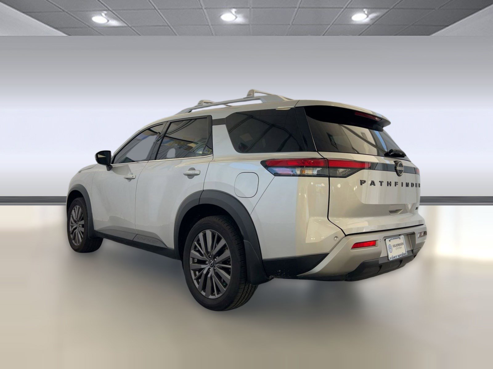 Used 2023 Nissan Pathfinder SL w/ SL Premium Package image 3