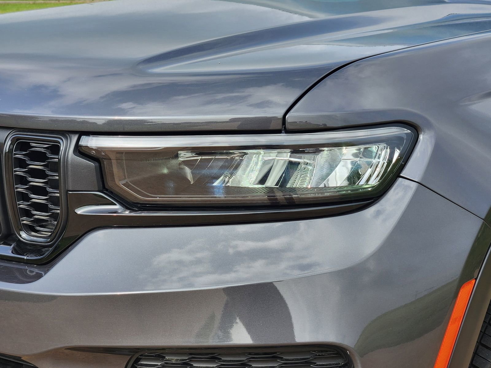 Used 2025 Jeep Grand Cherokee 4WD image 9