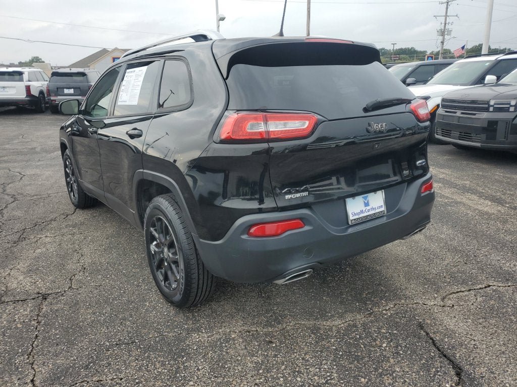 Used 2018 Jeep Cherokee Latitude Plus w/ Cold Weather Group AWD/4WD image 6
