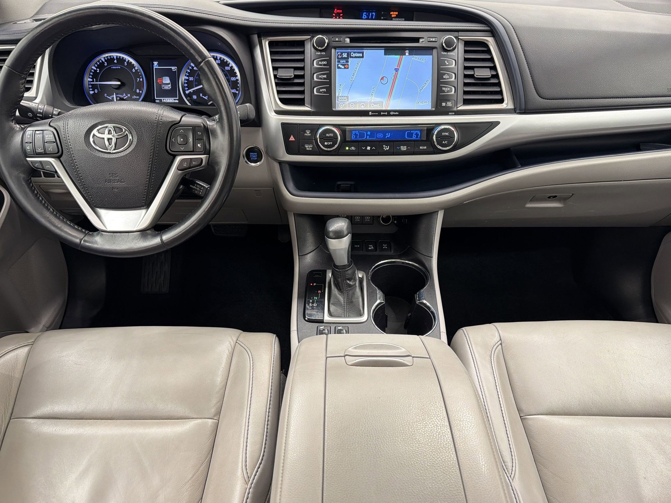Used 2018 Toyota Highlander XLE AWD/4WD image 27