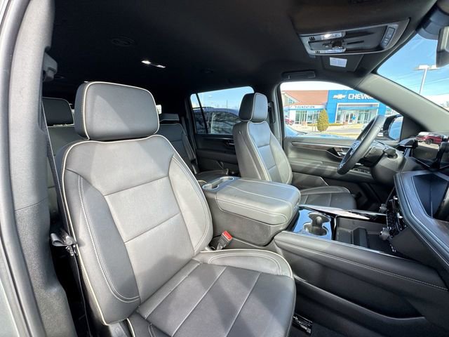 Used 2025 Chevrolet Suburban Premier image 27