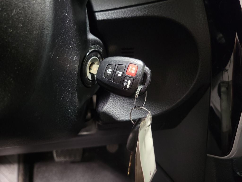 Used 2018 Toyota Corolla SE FWD image 21