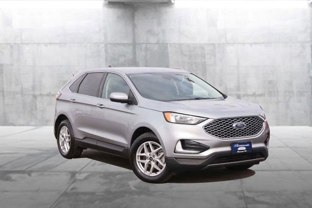 Used 2024 Ford Edge SEL image 2
