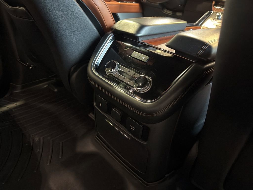 Used 2019 Lincoln Navigator L Reserve image 14