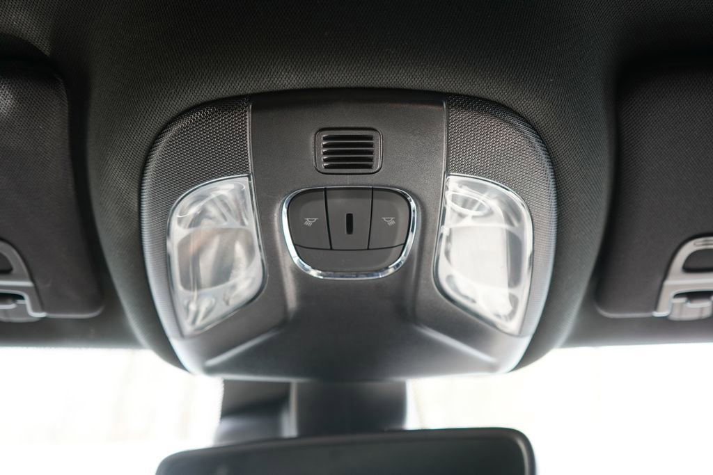 Used 2023 Jeep Compass Latitude AWD/4WD image 24