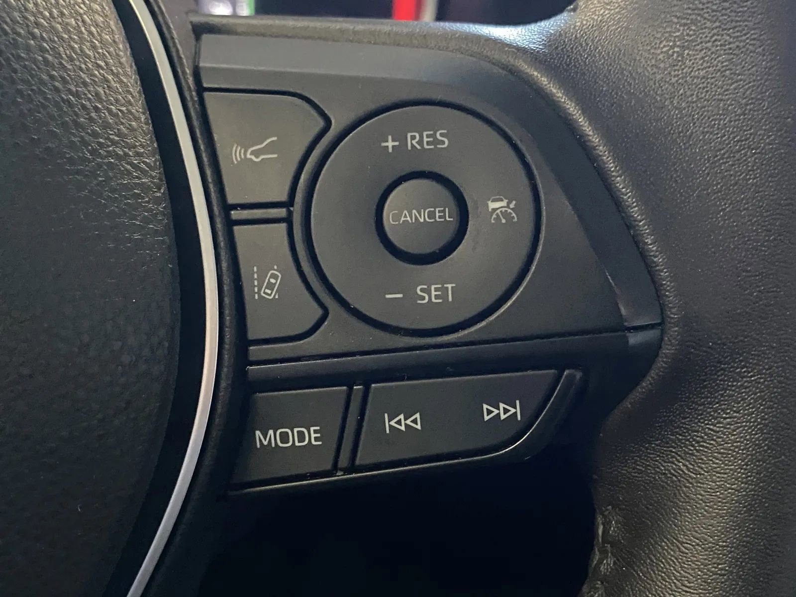 Used 2023 Toyota RAV4 XLE Premium image 16