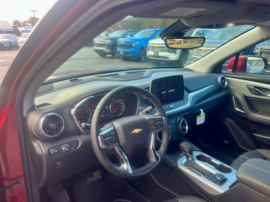 New 2025 Chevrolet Blazer LT w/ Sound & Technology Package AWD/4WD image 12