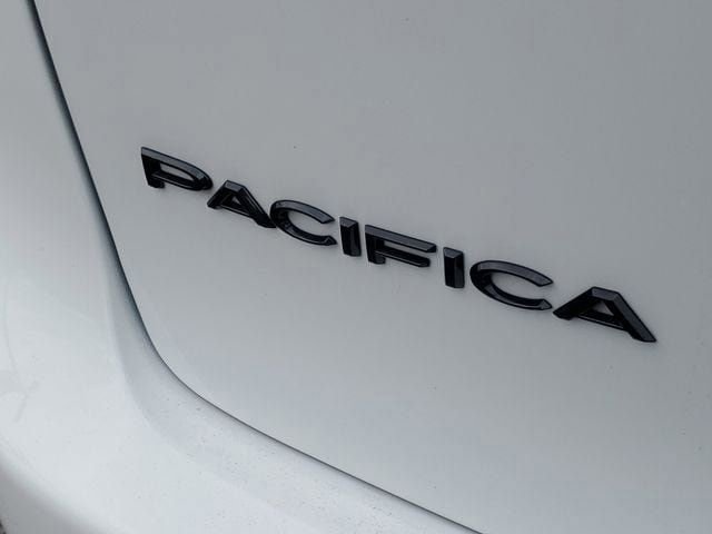 New 2026 Chrysler Pacifica Select AWD/4WD image 7