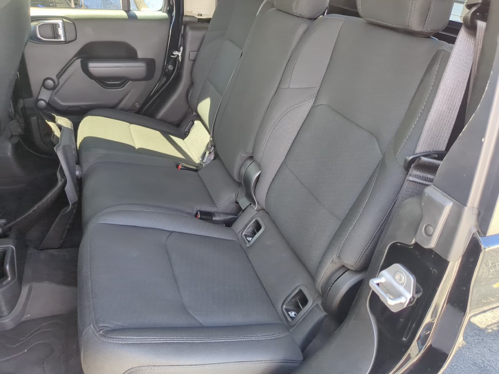 Used 2022 Jeep Gladiator Sport AWD/4WD image 17