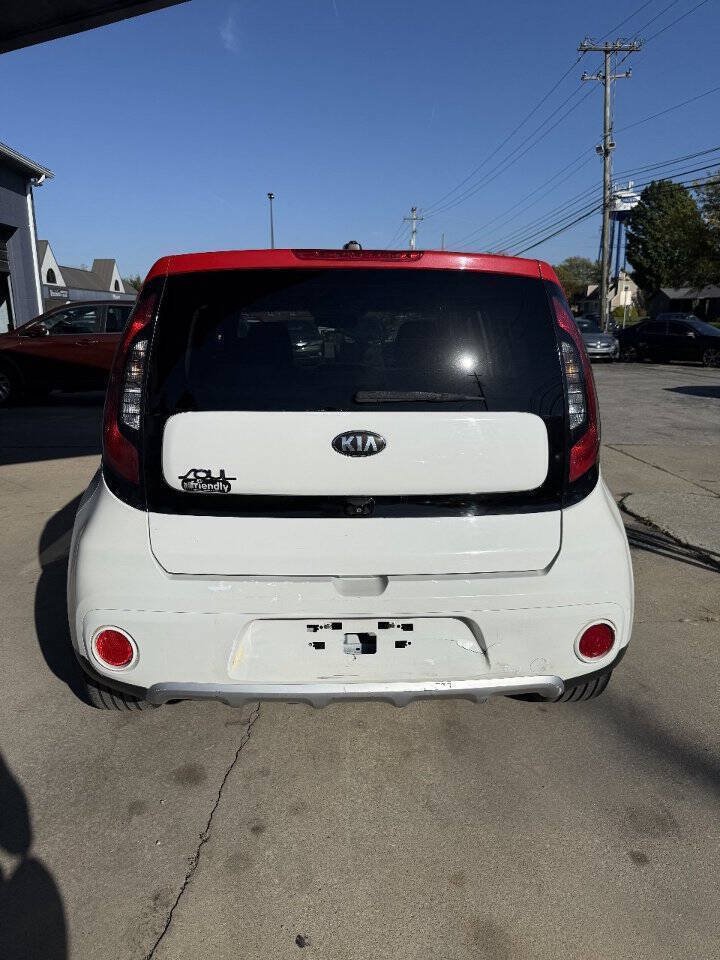 Used 2017 Kia Soul + w/ Designer's Package FWD image 5
