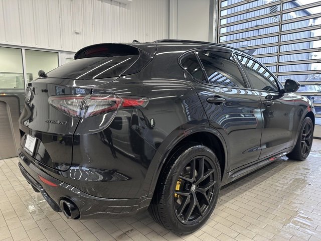 Used 2021 Alfa Romeo Stelvio Ti Sport image 3
