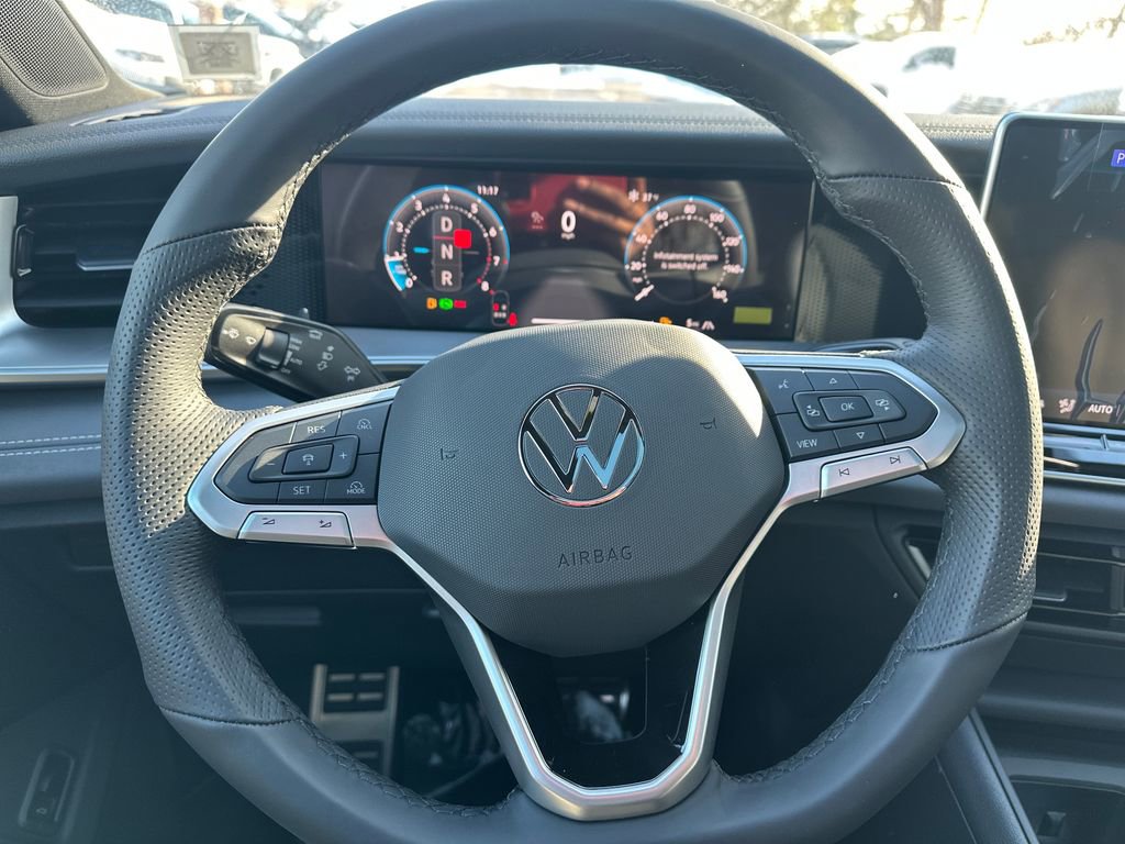 New 2026 Volkswagen Tiguan SE R-Line image 7