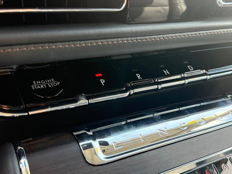 New 2027 Lincoln Aviator Reserve w/ Jet Appearance Package AWD/4WD image 16