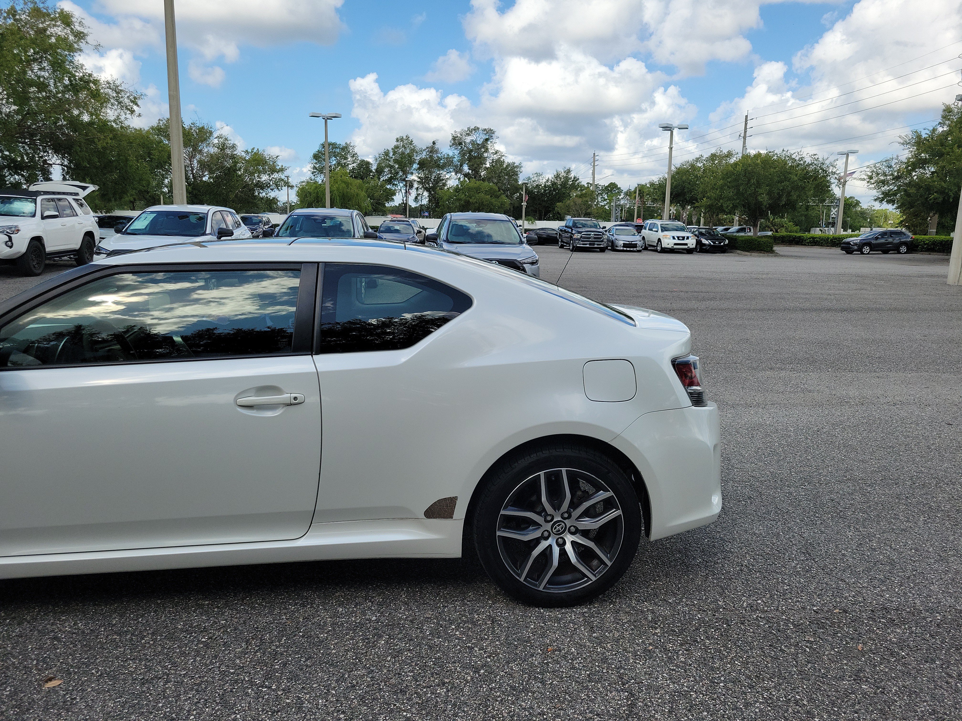 Used 2015 Scion tC FWD image 4