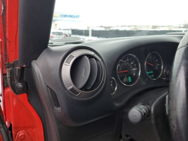 Used 2015 Jeep Wrangler Unlimited Sport w/ Quick Order Package 24S AWD/4WD image 15