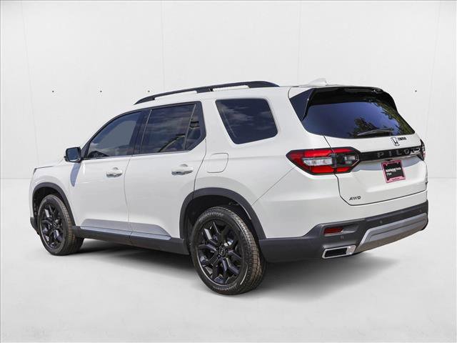 New 2025 Honda Pilot Touring image 7