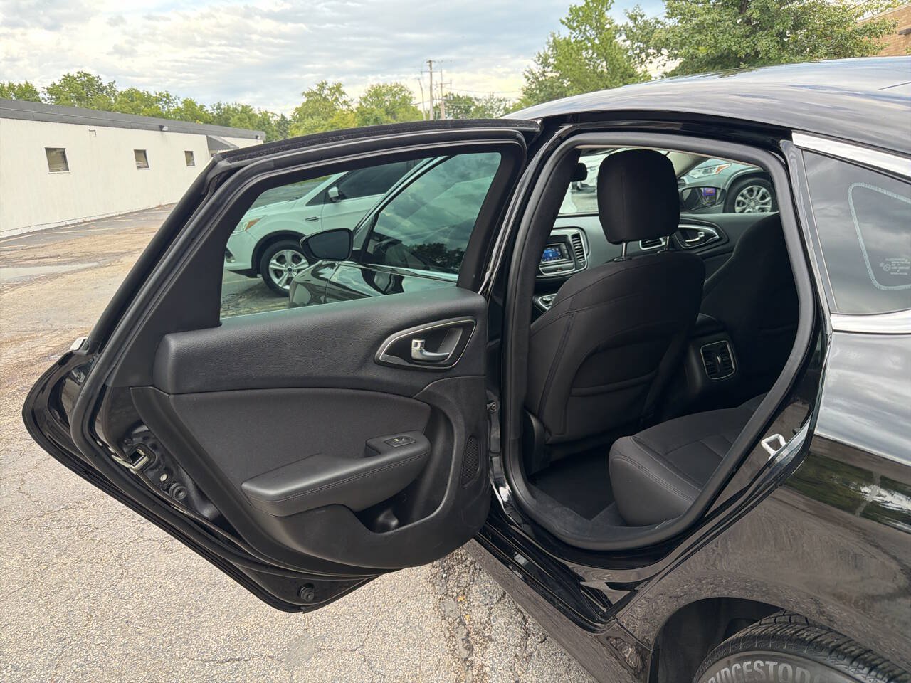 Used 2015 Chrysler 200 Limited w/ Convenience Group FWD image 24